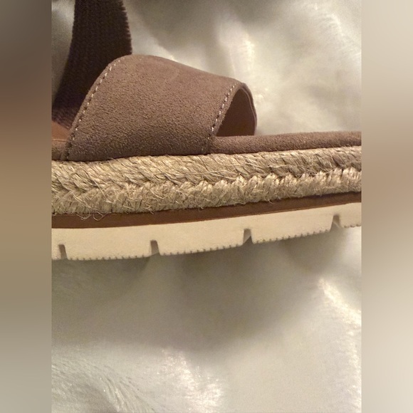 Kelly & Katie Tan Wedge Sandals - Picture 8 of 11